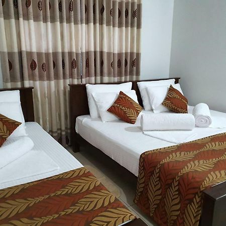 A And D Holiday Inn Anuradhapura Eksteriør billede