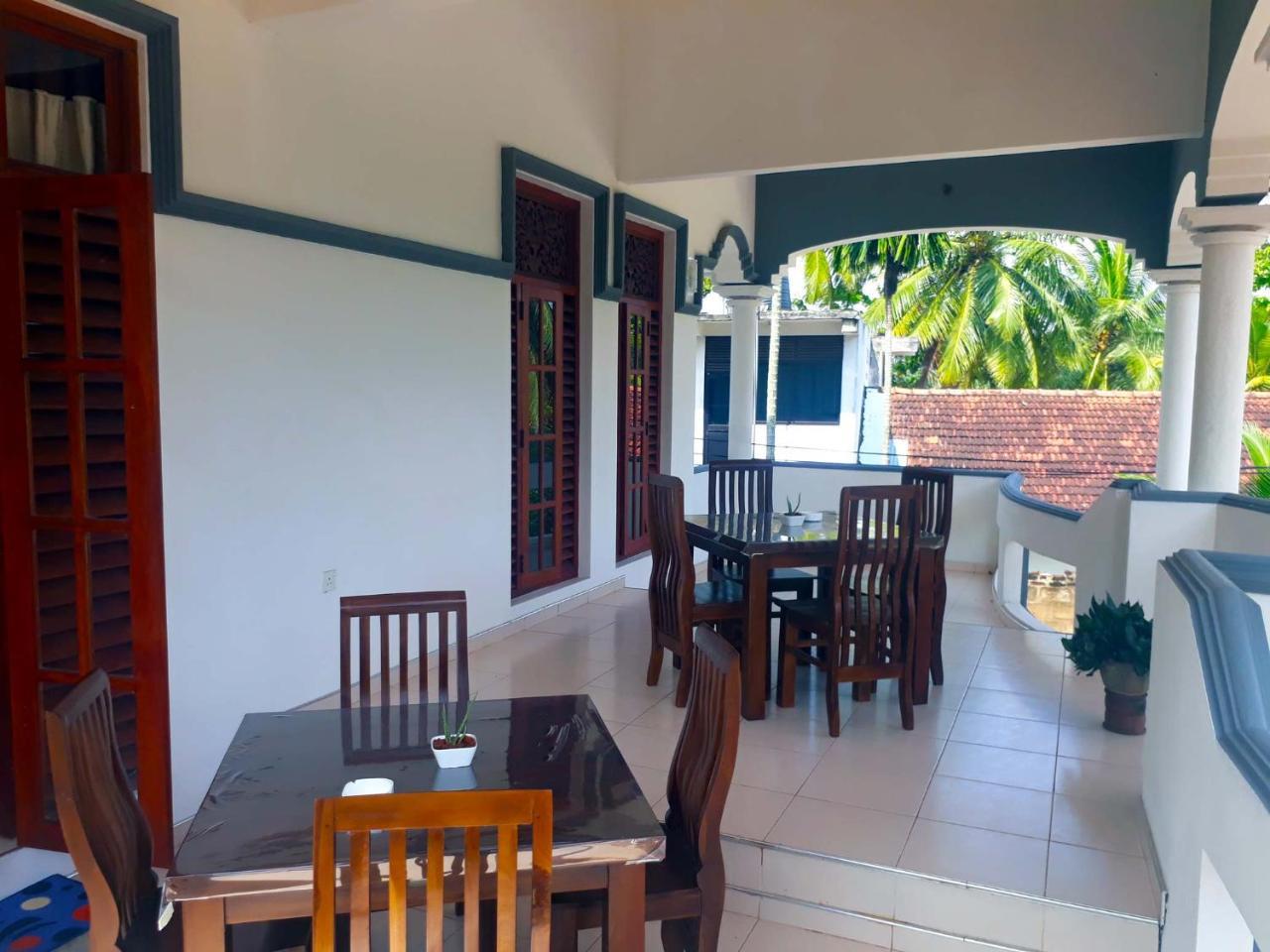 A And D Holiday Inn Anuradhapura Eksteriør billede