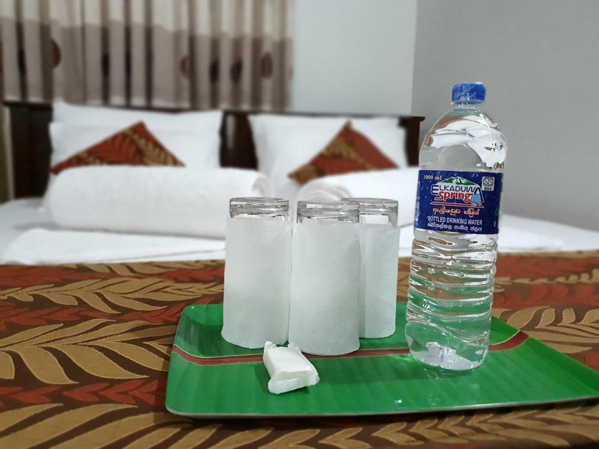 A And D Holiday Inn Anuradhapura Eksteriør billede