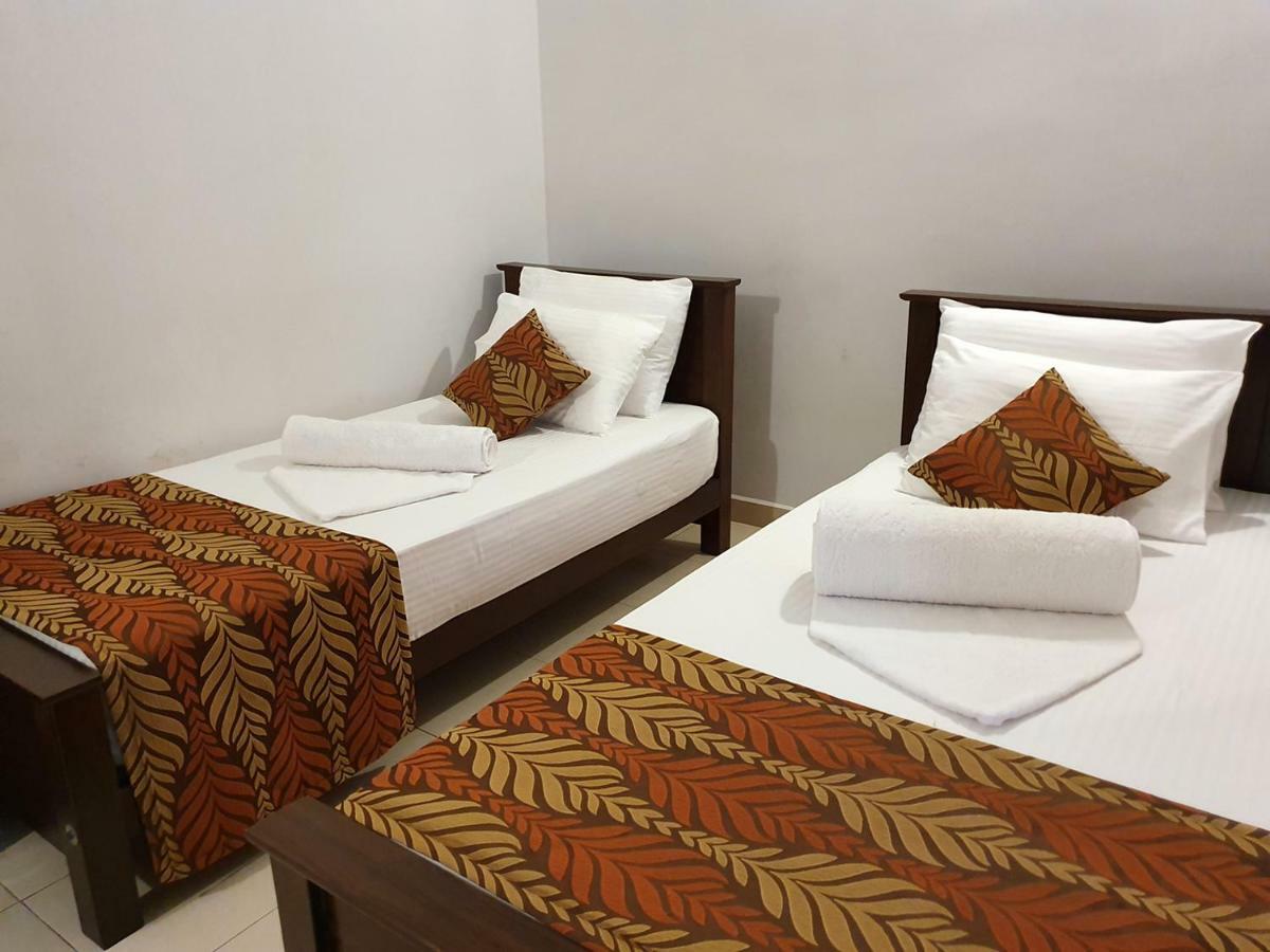 A And D Holiday Inn Anuradhapura Eksteriør billede
