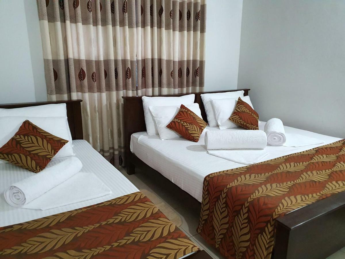 A And D Holiday Inn Anuradhapura Eksteriør billede