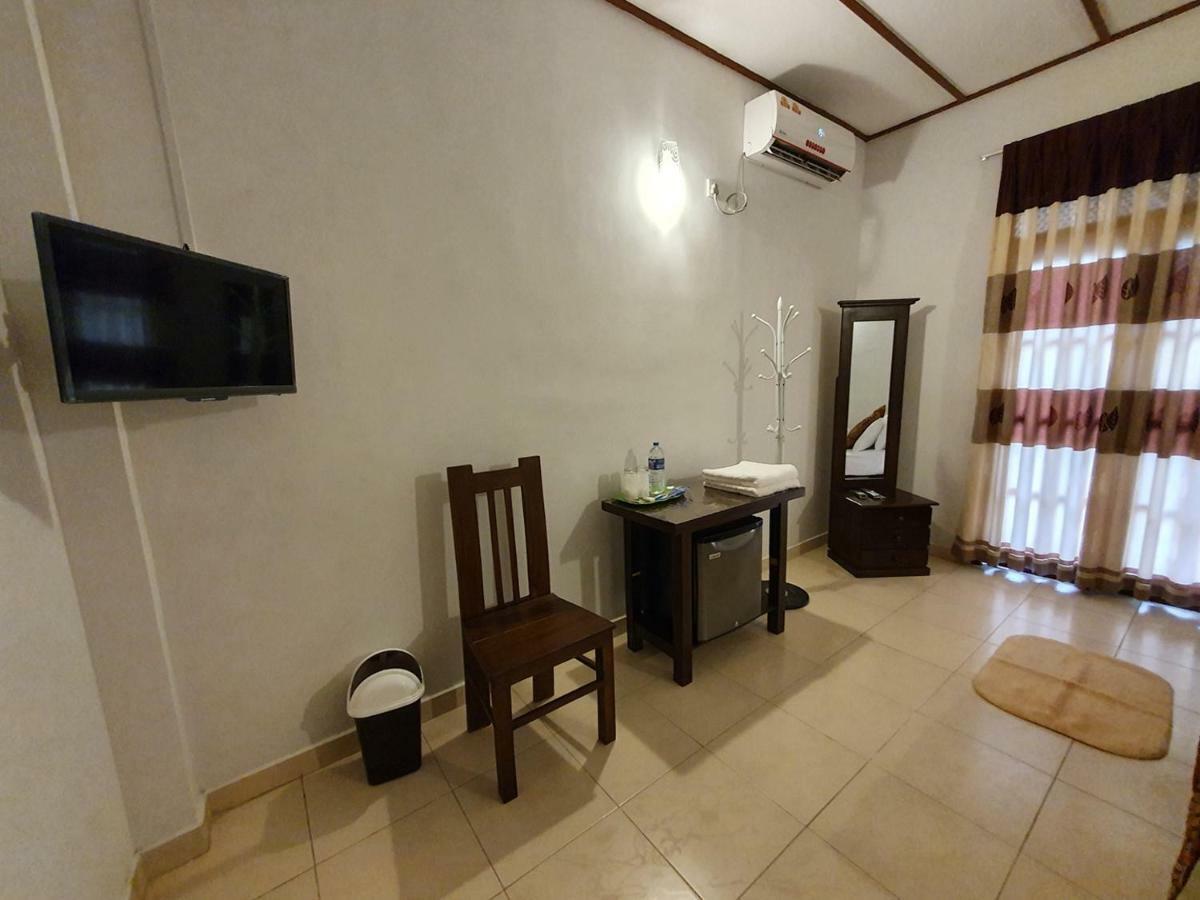 A And D Holiday Inn Anuradhapura Eksteriør billede