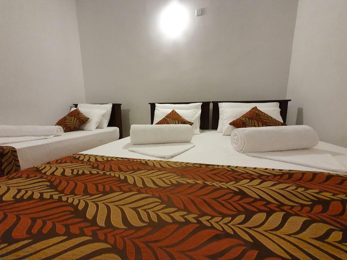 A And D Holiday Inn Anuradhapura Eksteriør billede
