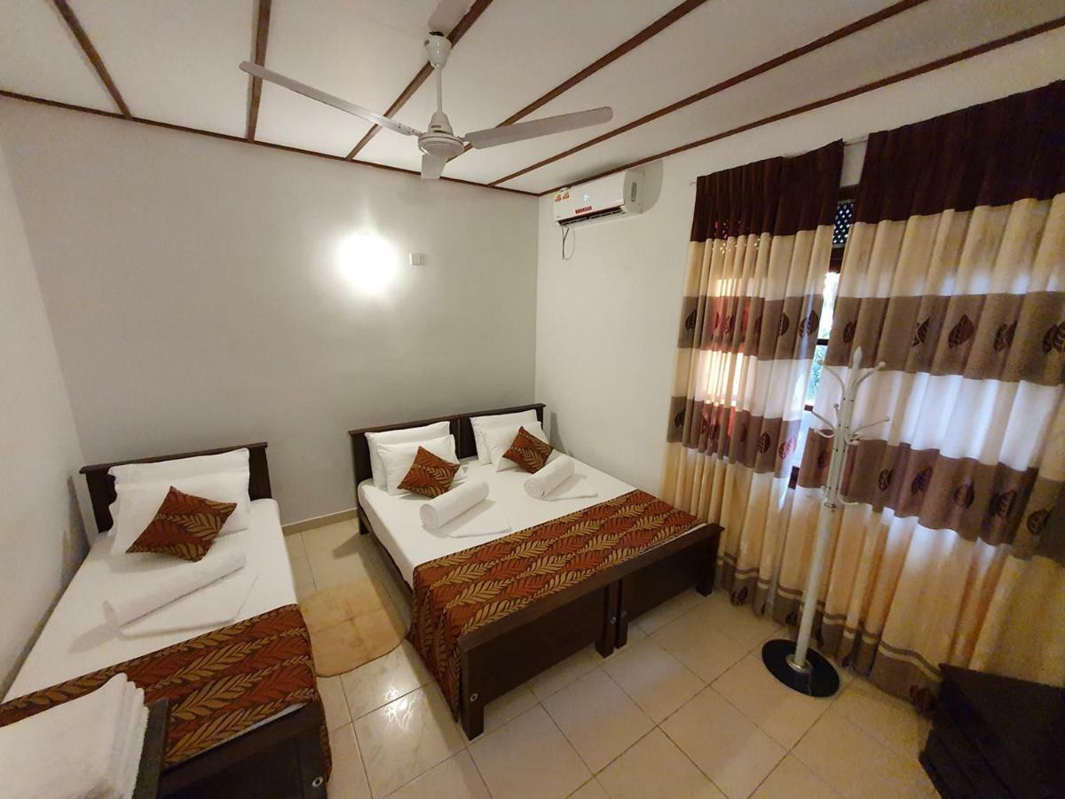 A And D Holiday Inn Anuradhapura Eksteriør billede