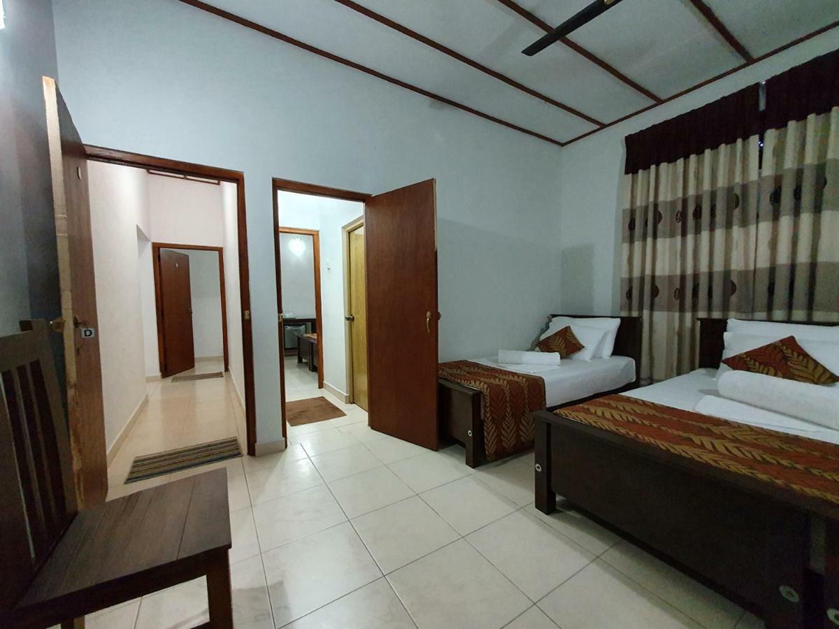 A And D Holiday Inn Anuradhapura Eksteriør billede