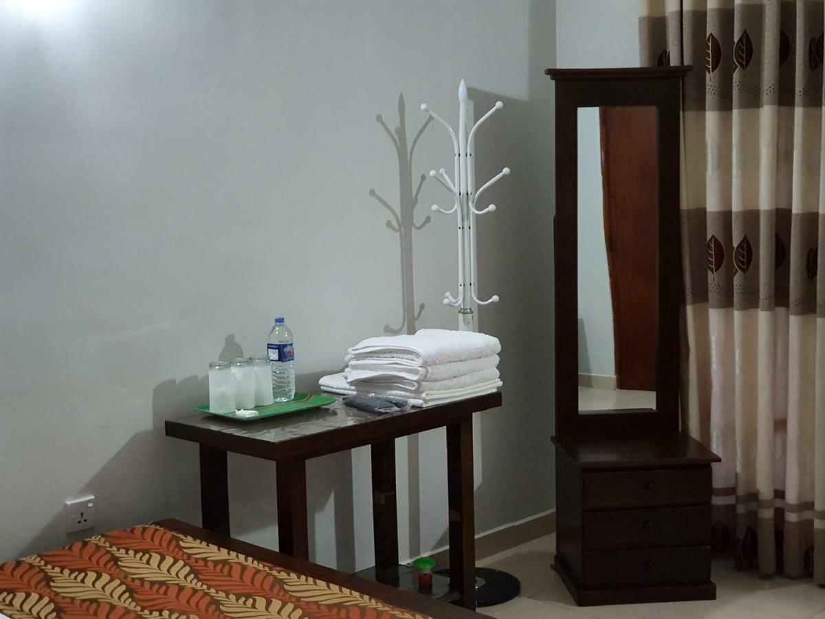 A And D Holiday Inn Anuradhapura Eksteriør billede