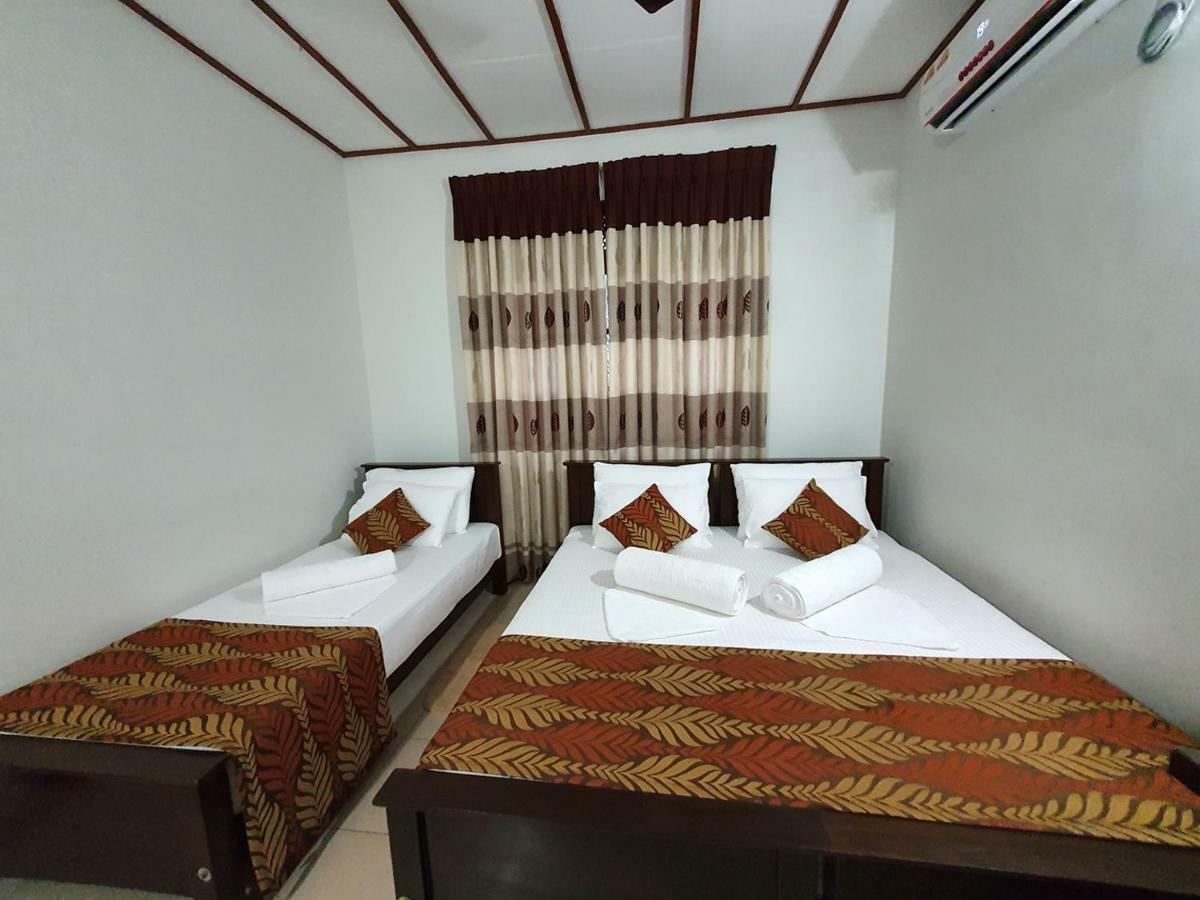 A And D Holiday Inn Anuradhapura Eksteriør billede