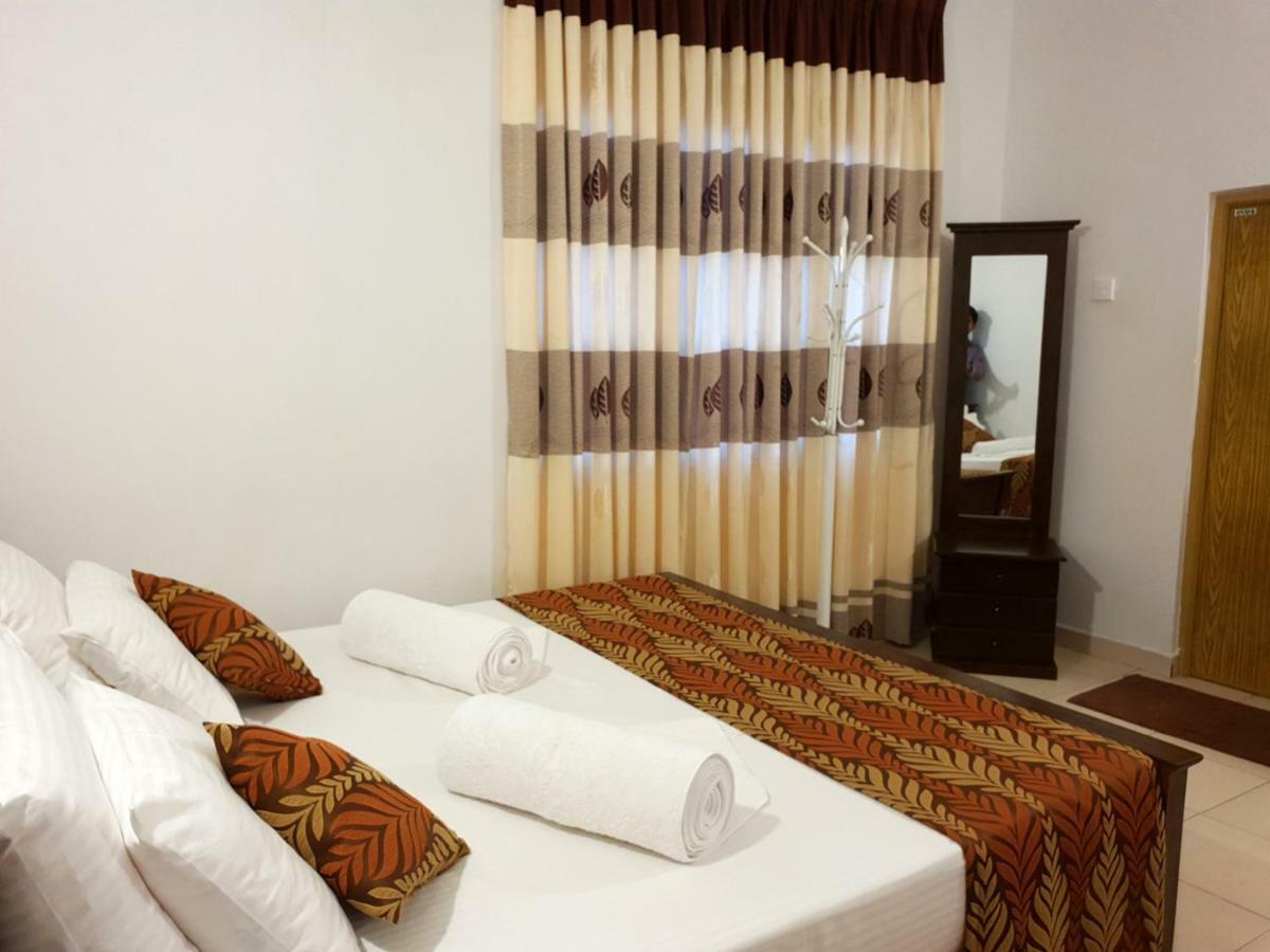 A And D Holiday Inn Anuradhapura Eksteriør billede