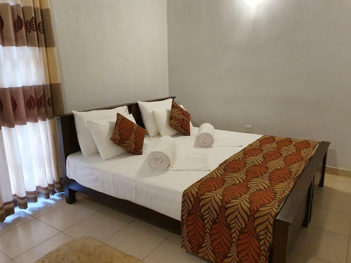 A And D Holiday Inn Anuradhapura Eksteriør billede