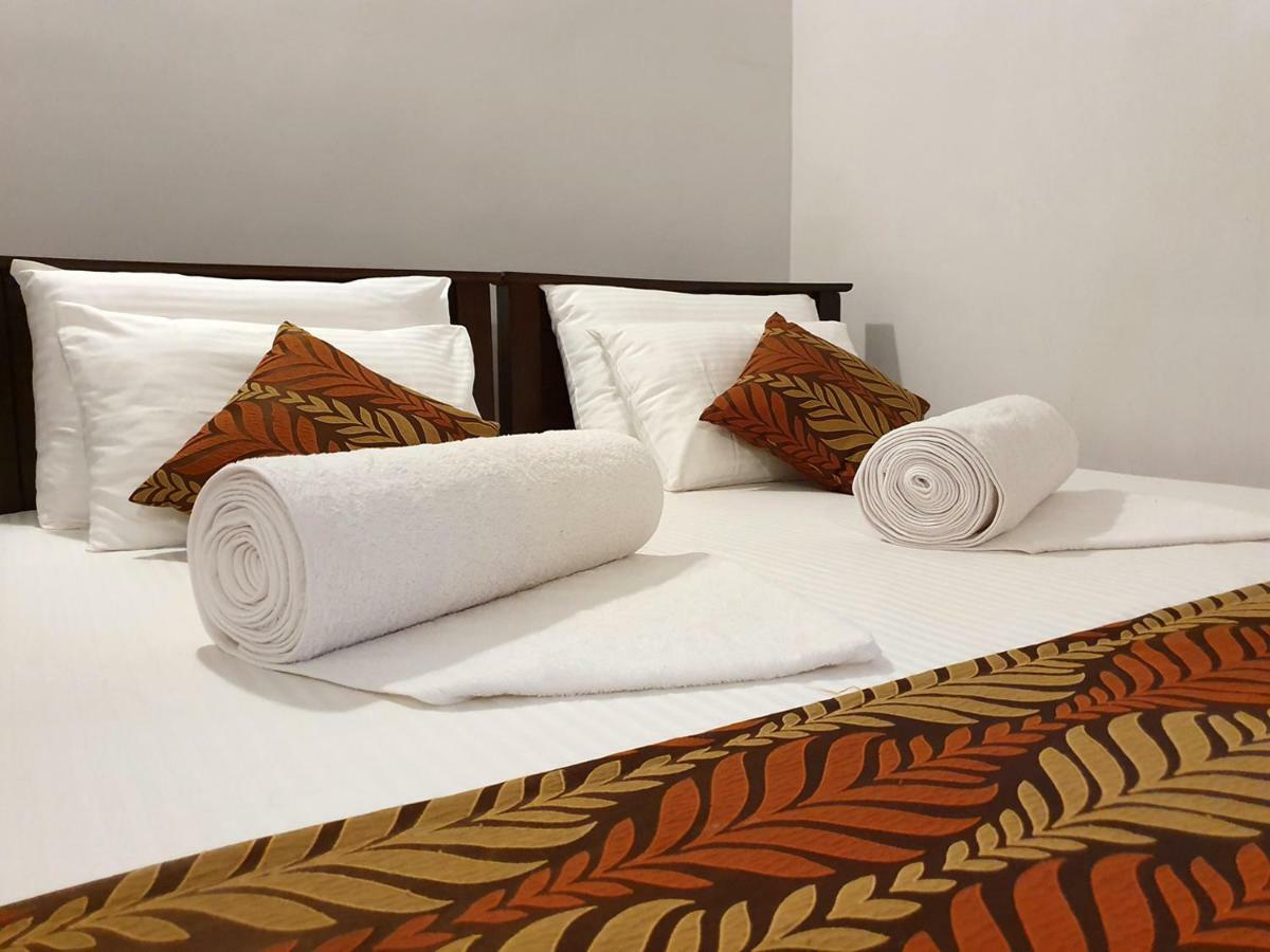 A And D Holiday Inn Anuradhapura Eksteriør billede
