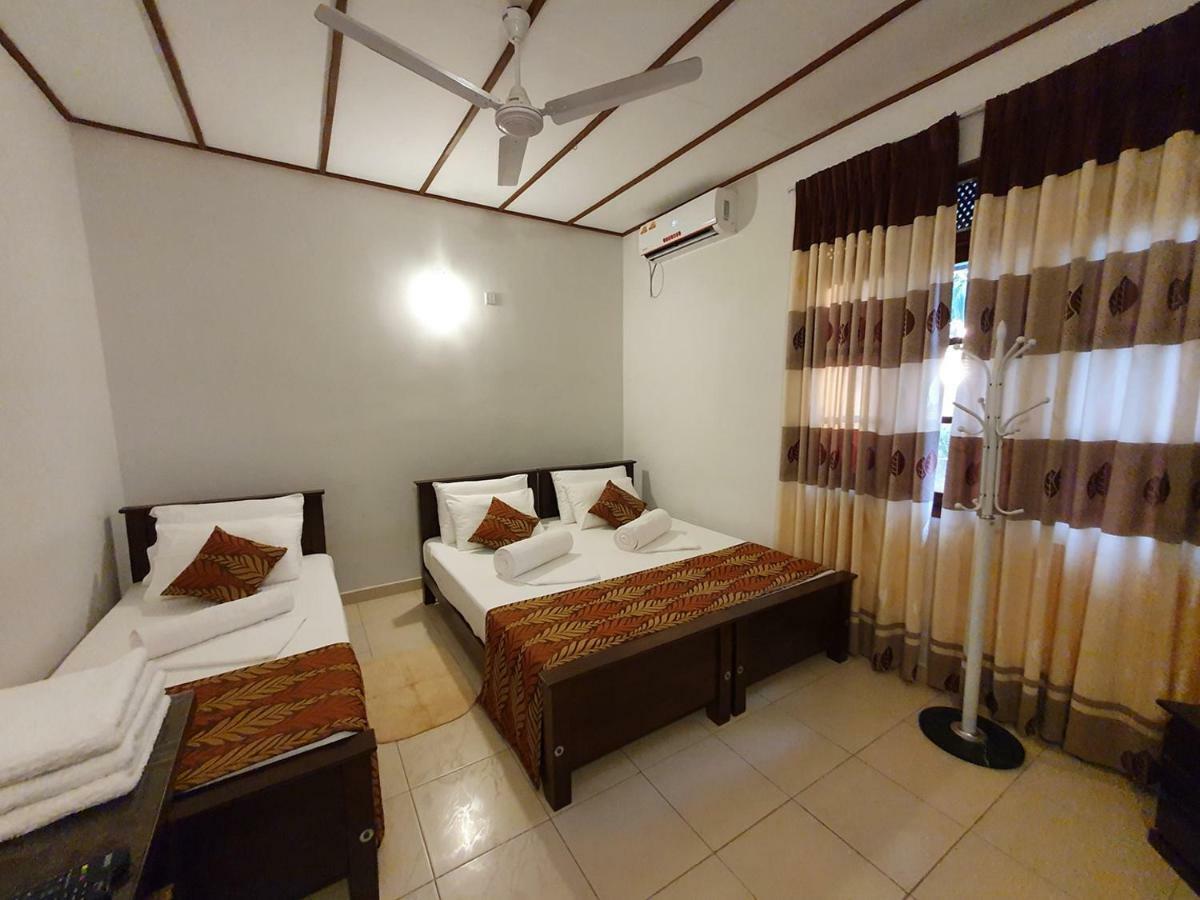 A And D Holiday Inn Anuradhapura Eksteriør billede