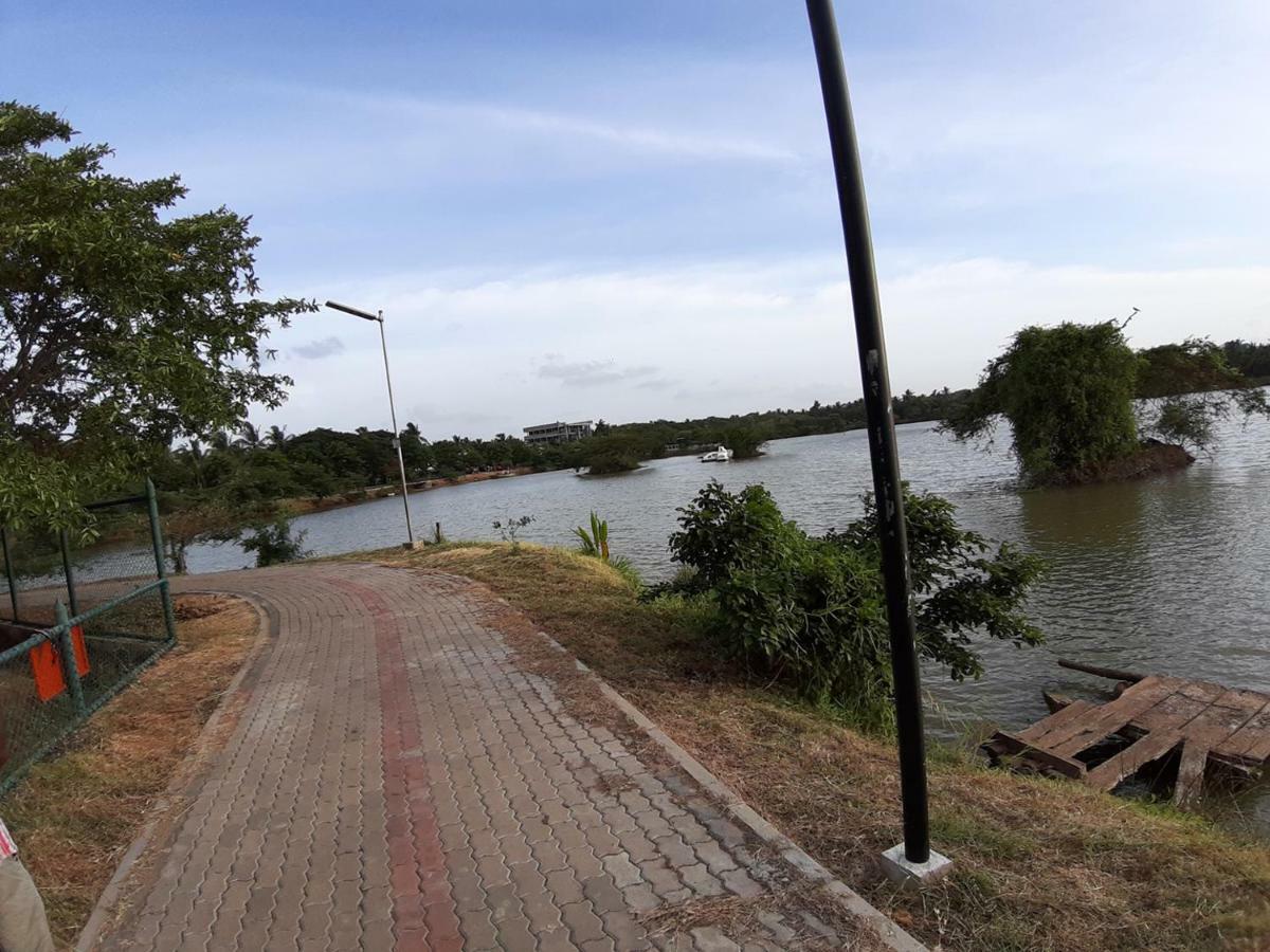 A And D Holiday Inn Anuradhapura Eksteriør billede